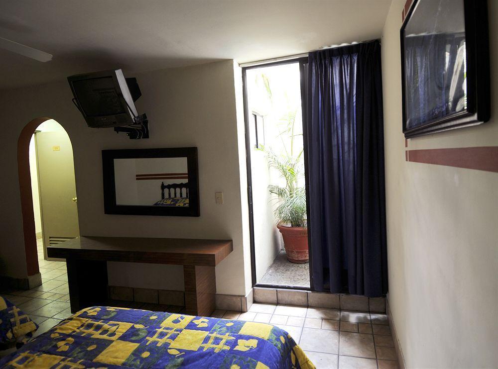 Hotel Arboledas Industrial Guadalajara Luaran gambar