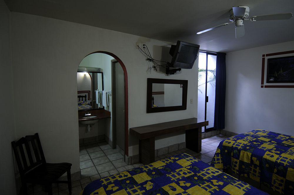 Hotel Arboledas Industrial Guadalajara Luaran gambar